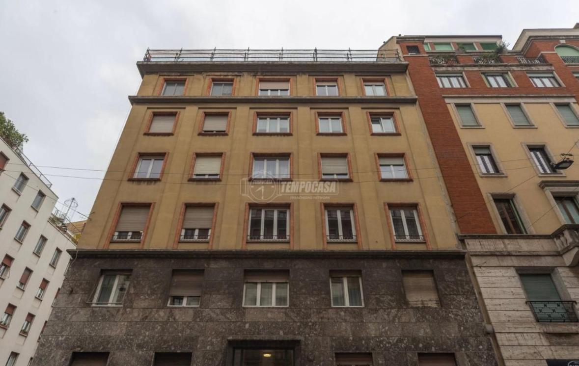 Milano - Delizioso Appartamento In Pieno Centro. Fancy Yellow Apartments Exterior photo